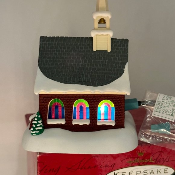 Hallmark Keepsake Ornament Candlelight Services Magic Collectors Series Light Up - Picture 5 of 9